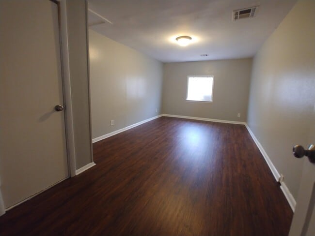 Building Photo - 1614 N Troost Ave