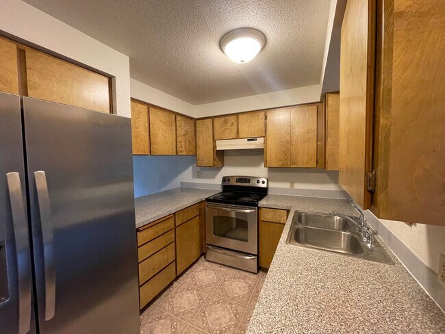 Building Photo - Post Falls House with Acreage!