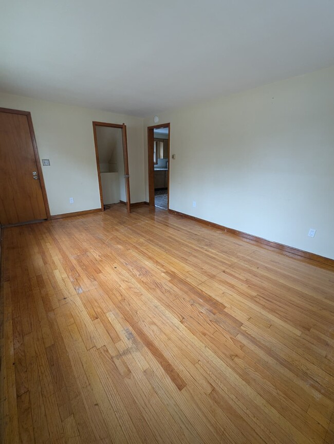 Building Photo - 405 Blake St