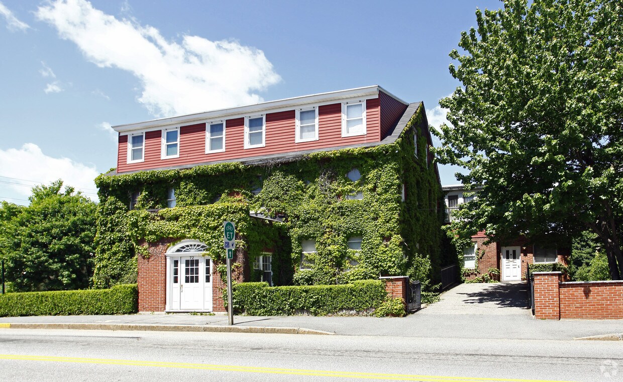 Building Photo - 72 Hill St