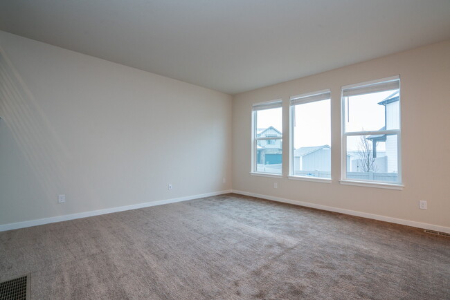 Building Photo - 104 Cayauga Way