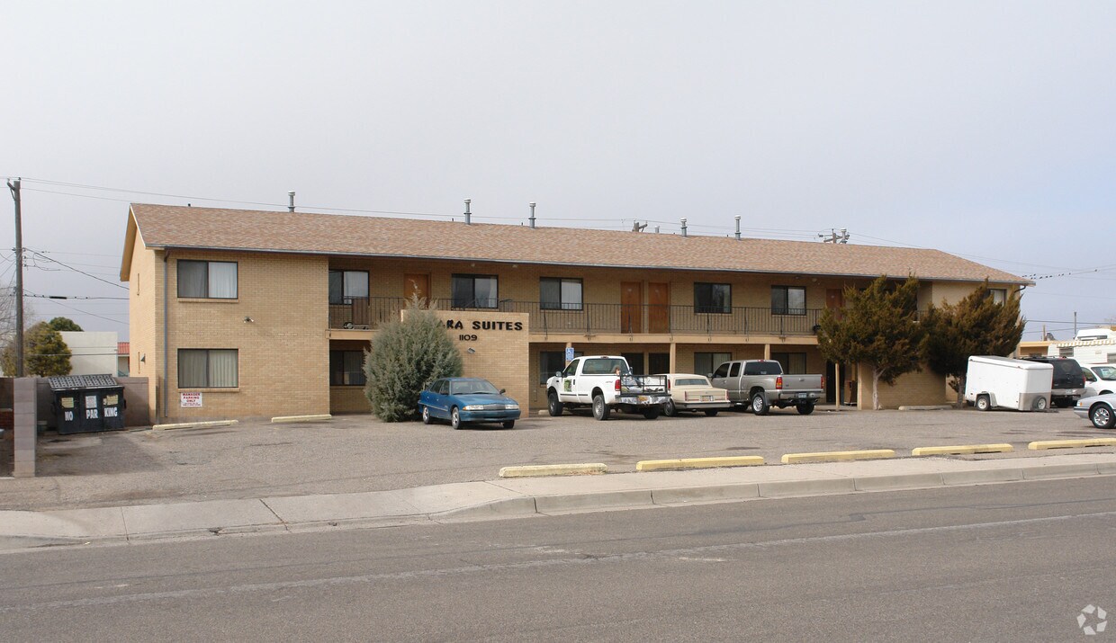 Building Photo - 1109 Arizona St SE