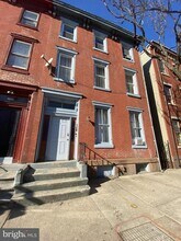 Building Photo - 204 Academy St