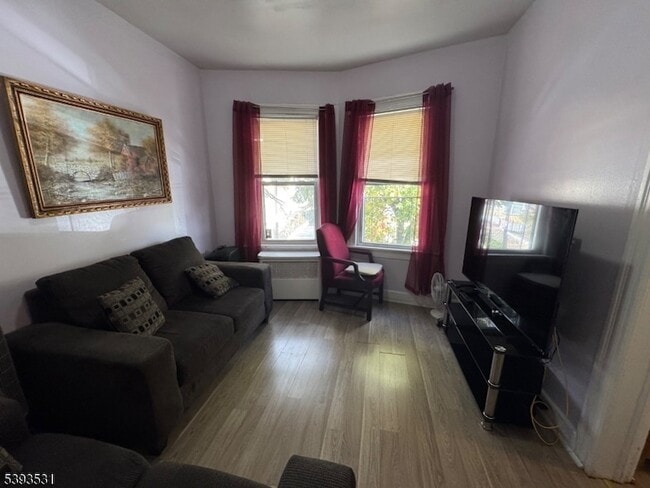 Photo - 712 E 27th St Apartment