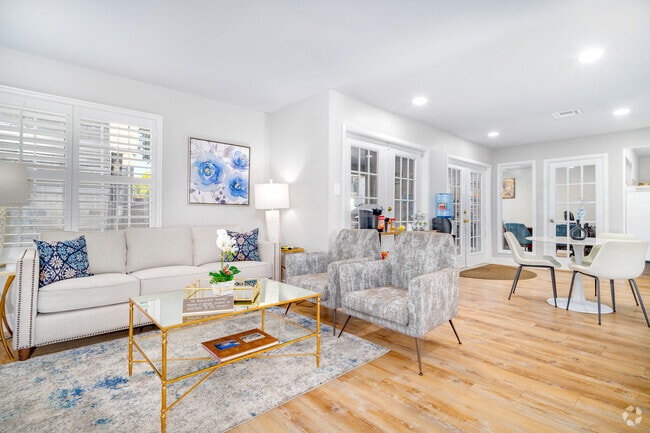 Leasing Center - Sugar Hill