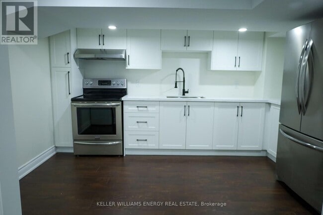 Building Photo - 704 Oshawa Blvd N