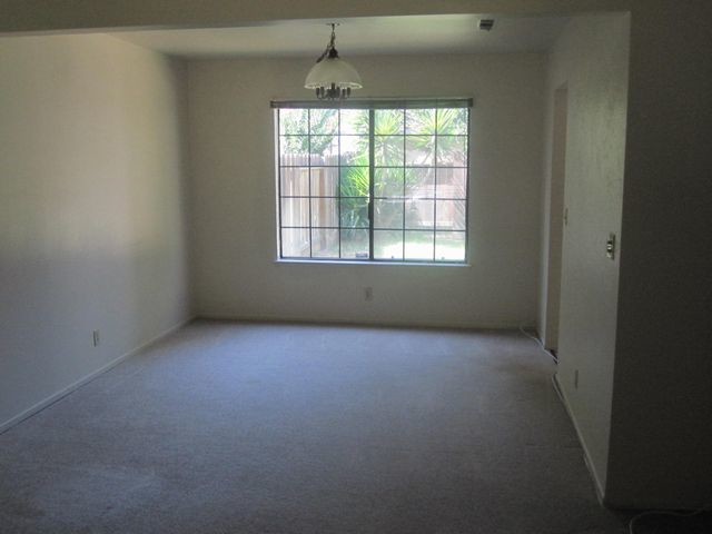 Building Photo - House For Rent in Modesto