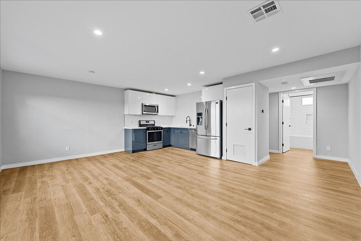 Primary Photo - Beautiful Hollywood Apartment!