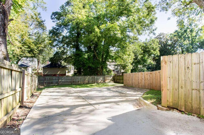 Building Photo - 1583 Elixir Ave SW