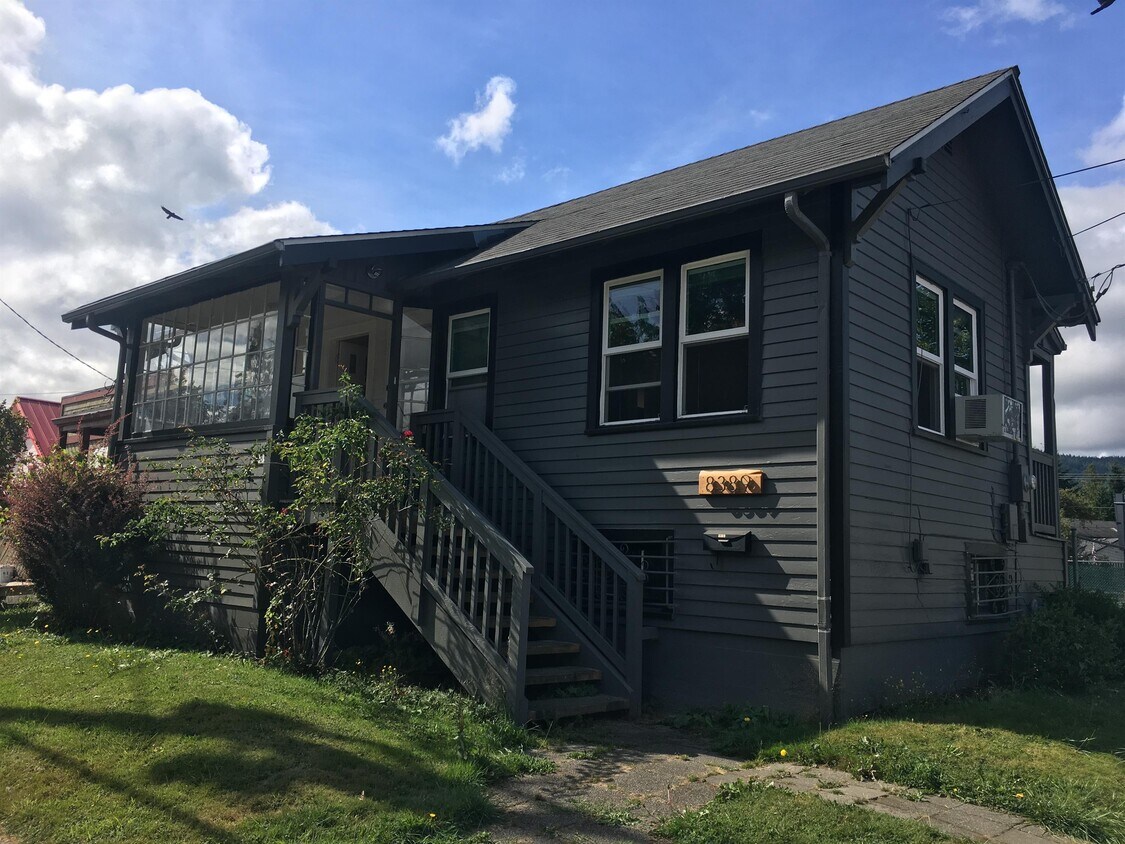 8389 Falls Ave SE, Snoqualmie, WA 98065 House Rental in Snoqualmie, WA