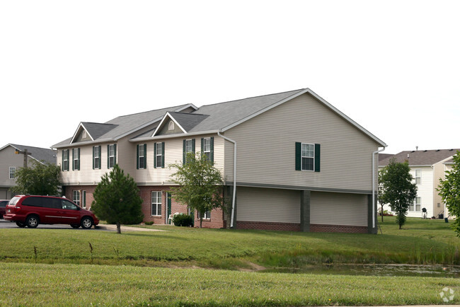 Building Photo - Shelby's Crest & Landing