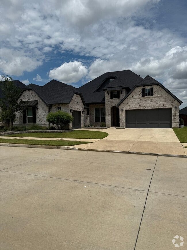 Building Photo - 297 Waters Edge Dr