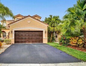 Building Photo - 1294 Chinaberry Dr