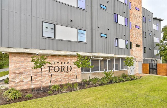 Building Photo - 100 Mockingbird Ln