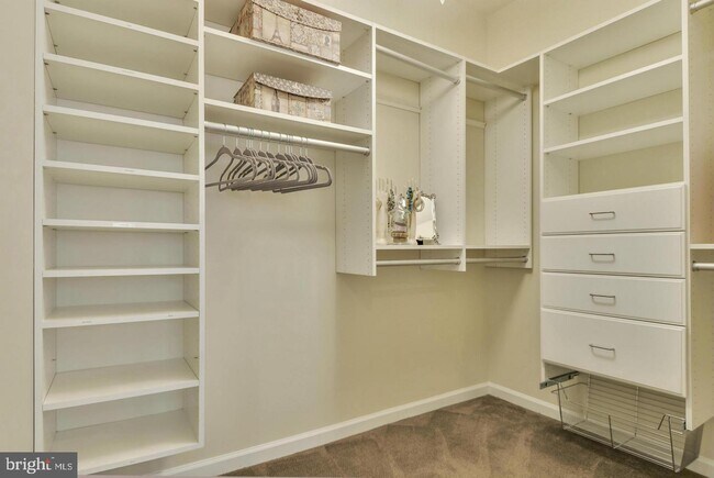 Foto del edificio - 19374 Coppermine Sq