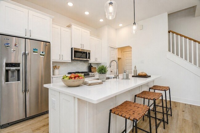 Foto del edificio - 964 Lilly Flower Ln