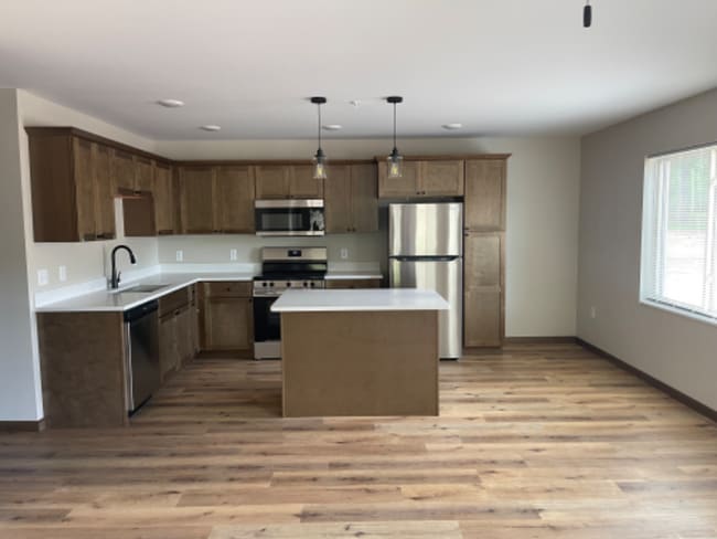 Building Photo - 209 7th Ave