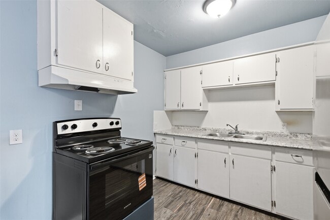 Building Photo - 6318 Laramie St
