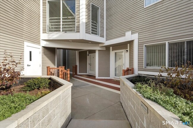 Building Photo - 13 Harbour Close