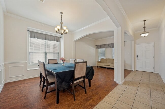 Foto del edificio - 1615 Bur Oak Dr