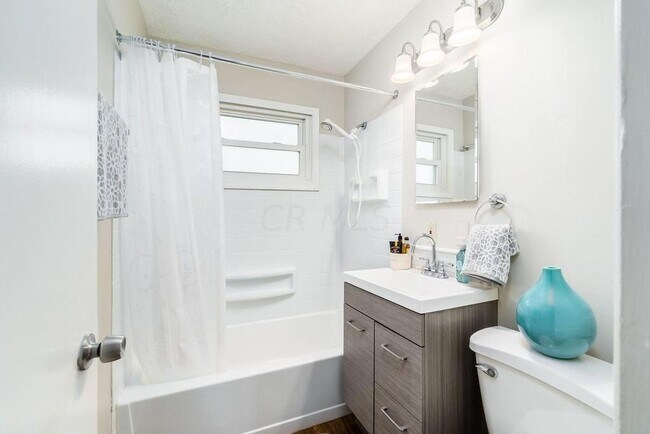 Bathroom - 3476 Valerie St