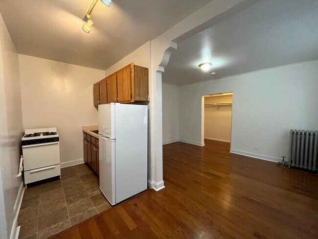 Foto del edificio - 4060 N Kenmore Ave