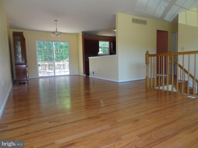 Building Photo - 1511 Pullman Dr
