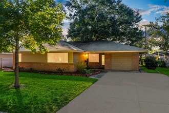 Building Photo - 4413 W 43rd St