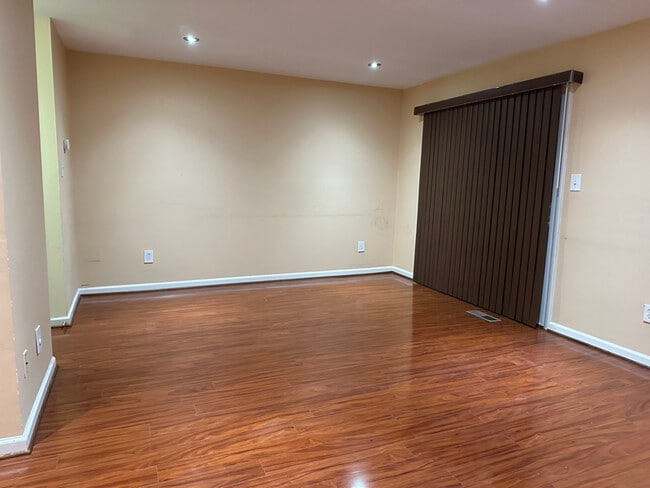 Photo - 2837 Cambridge Dr Townhome