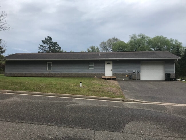 Building Photo - 910 Willow St