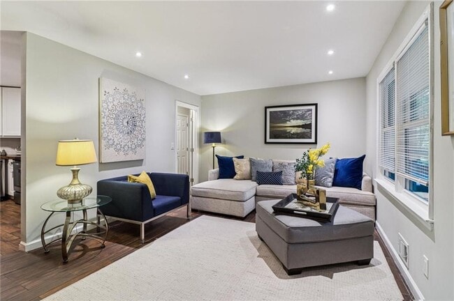 Foto del edificio - 2897 White Oak Dr
