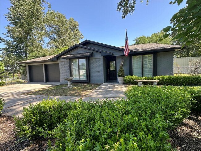 Building Photo - 722 Indian Hill Blvd