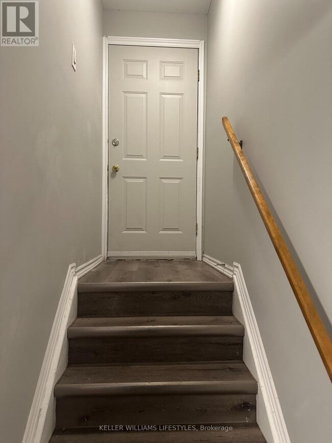 Building Photo - 13 Inverness St