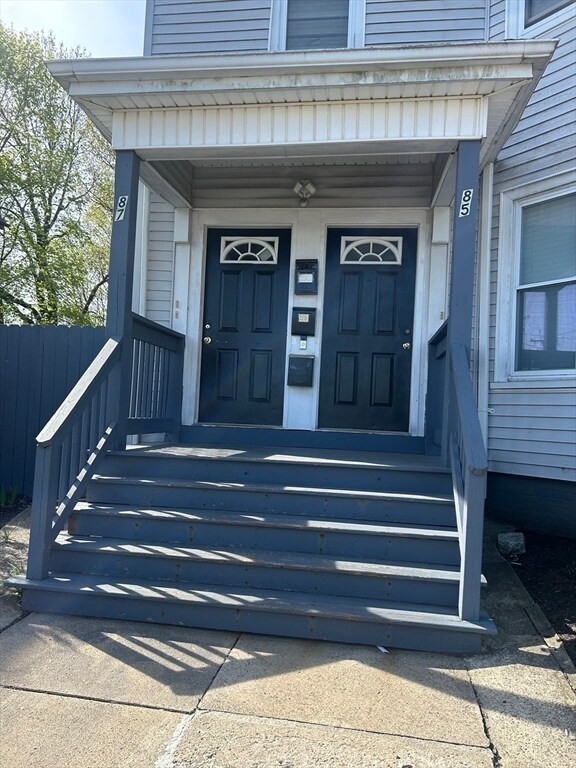 Foto principal - 87 E Ashland St