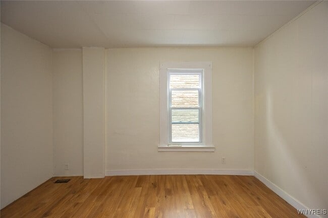 Building Photo - 1806 Ferry Ave