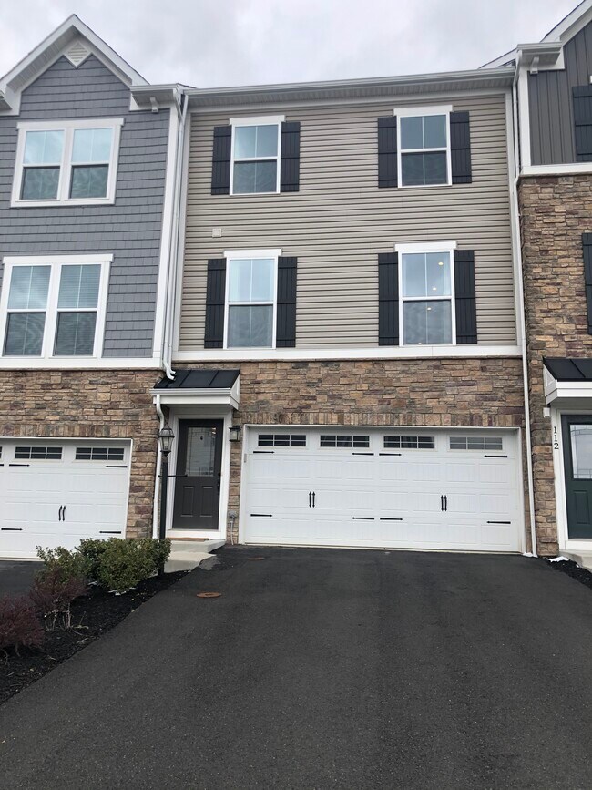 114 Cole Dr, Mc Kees Rocks, PA 15136 Townhome Rentals in Mc Kees