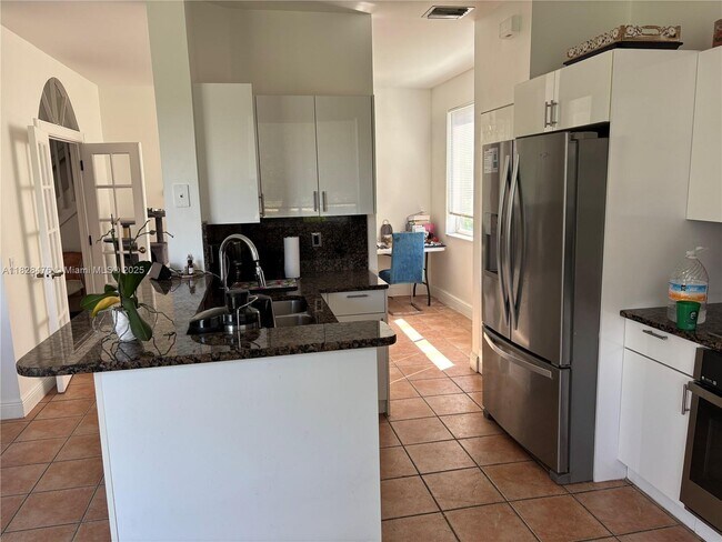 Foto del edificio - 4361 Dogwood Cir