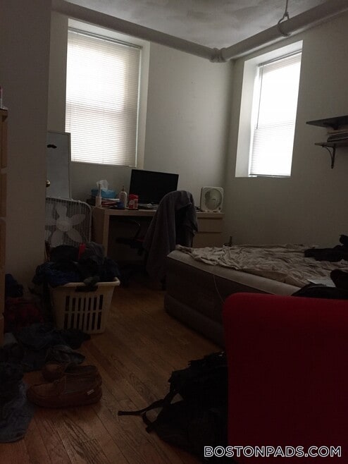 Building Photo - 115 St Stephen St