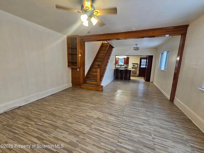 Foto del edificio - 423 E Lackawanna Ave