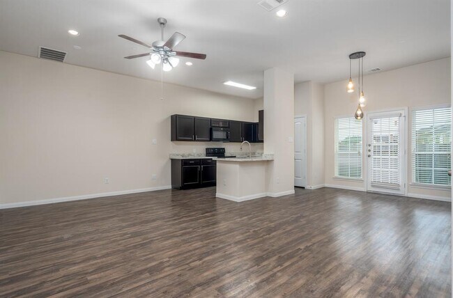 Building Photo - 2314 Bermuda Palms Dr
