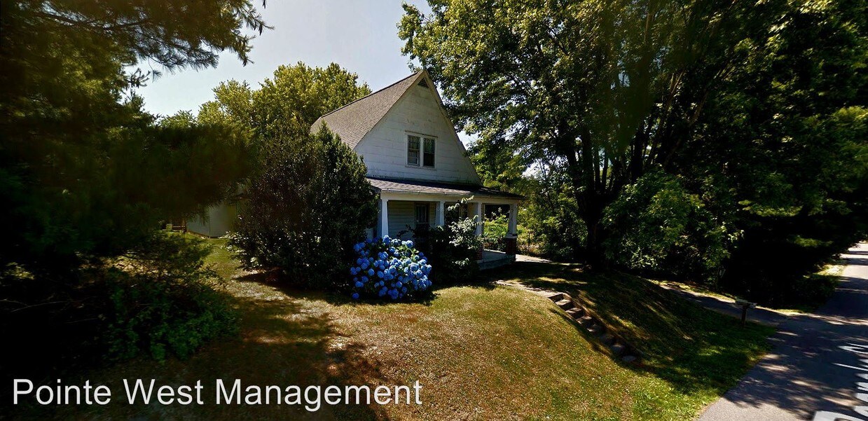 Primary Photo - 710-710A Roanoke St E
