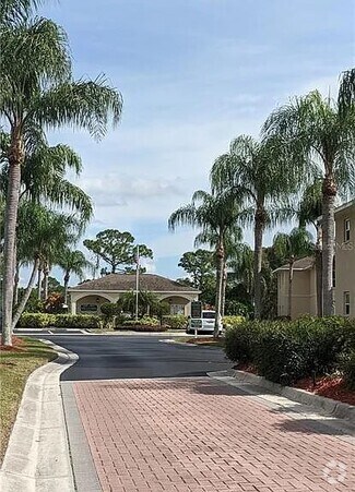 Building Photo - 5800 Sabal Trace Dr