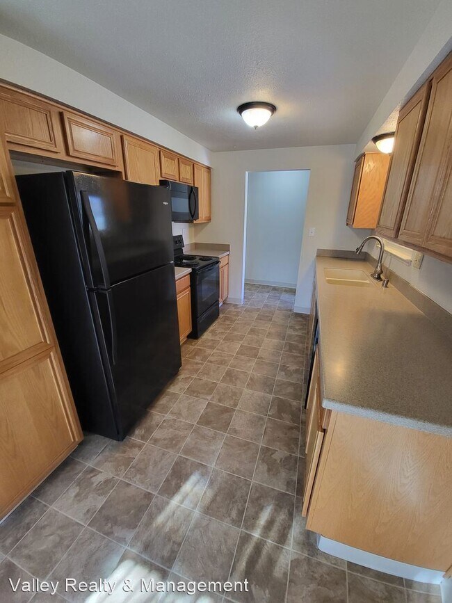 Building Photo - 3 br, 2 bath House - 2300 Mountain