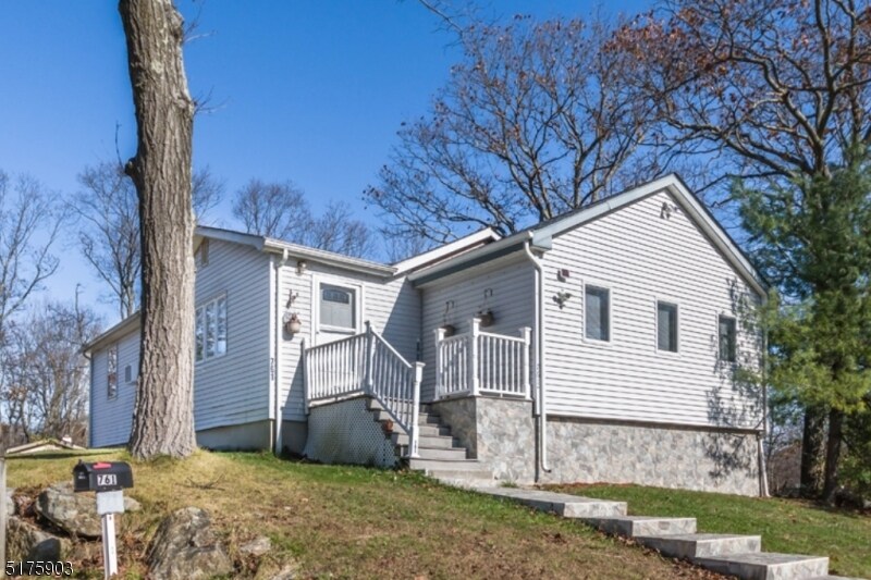 761 Brooklyn Mountain Rd, Hopatcong, NJ 07843 House Rental in Hopatcong, NJ