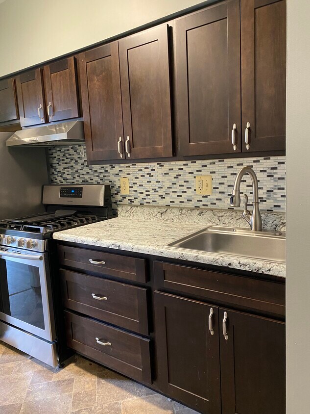 kitchen - 2723 St Paul St