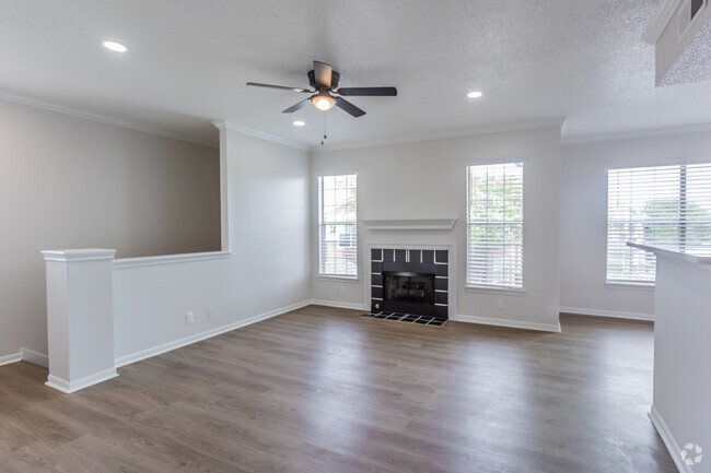 2 habitaciones, 2 habitaciones - 1297 pies cuadrados - Sala de estar - Park Place at Shelby Farms