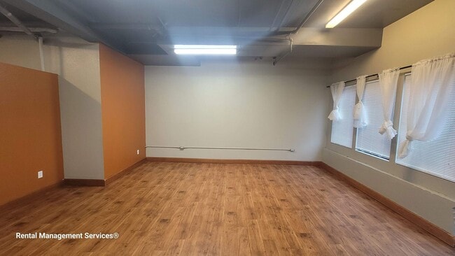 Interior Photo - Elaine Station Apartments