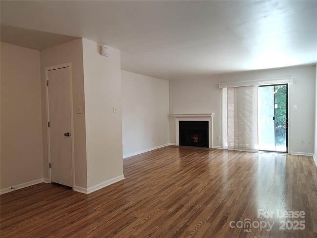 Foto del edificio - 3009 Heathstead Place