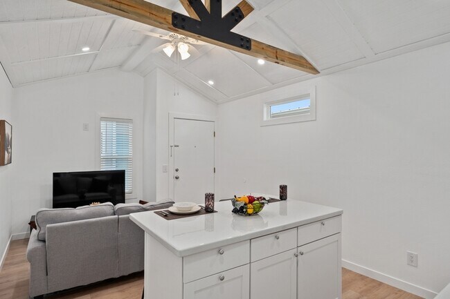 Foto del edificio - 720 Pritchett Ln