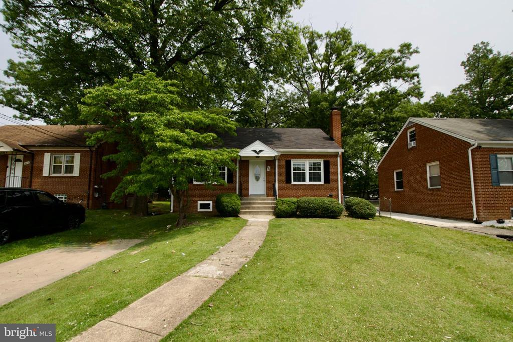 Primary Photo - 6700 Livingston Rd